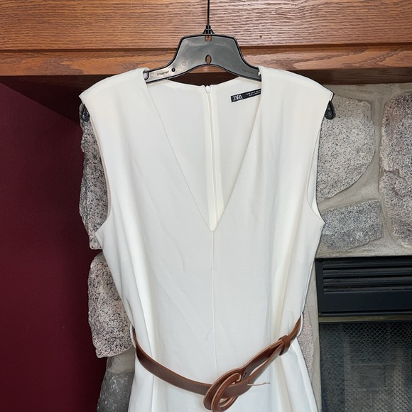 Elegant White Jumpsuit with Belt - Picture 2 of 10